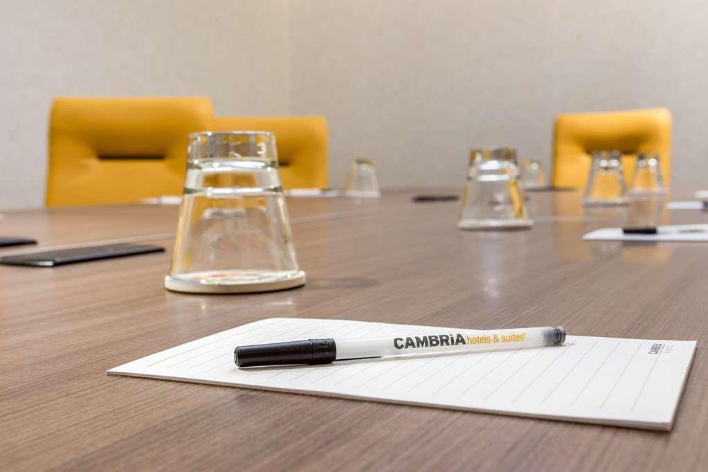 Cambria Hotel Manchester South Windsor Einrichtungen foto
